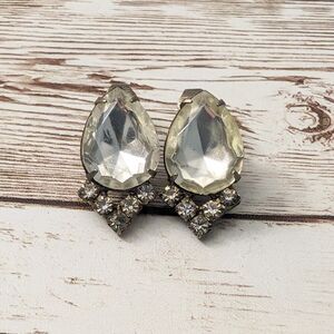Vintage Clip On Earrings - Just Under 1" Clear Gem